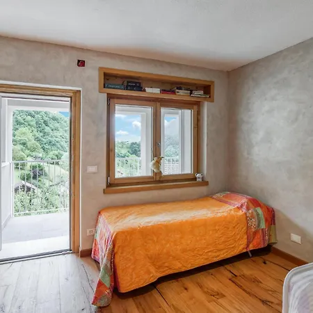 3 Bedroom Awesome In בית נופש Lamon