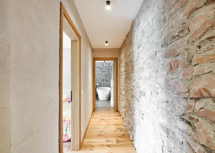 3 Bedroom Awesome In Lamon